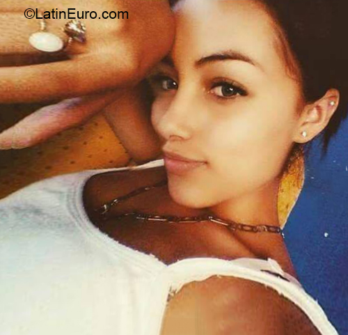 Date this passionate Colombia girl Lorena from Pereira CO25982