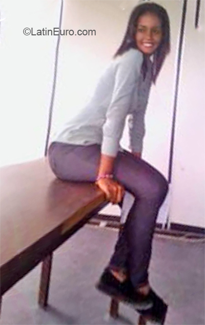 Date this hard body Venezuela girl Stefanie from Maturin VE2667