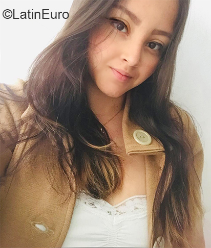Date this georgeous Colombia girl Emily from Bogota CO26008