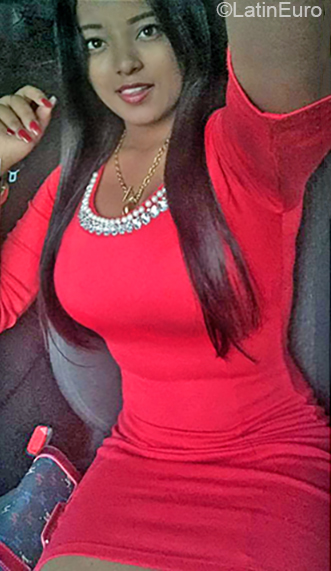Date this stunning Dominican Republic girl Wila from Santo Domingo DO35963