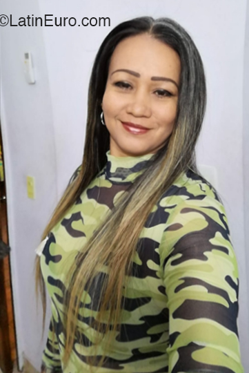 Date this nice looking Colombia girl Maritz from Cucuta CO26049