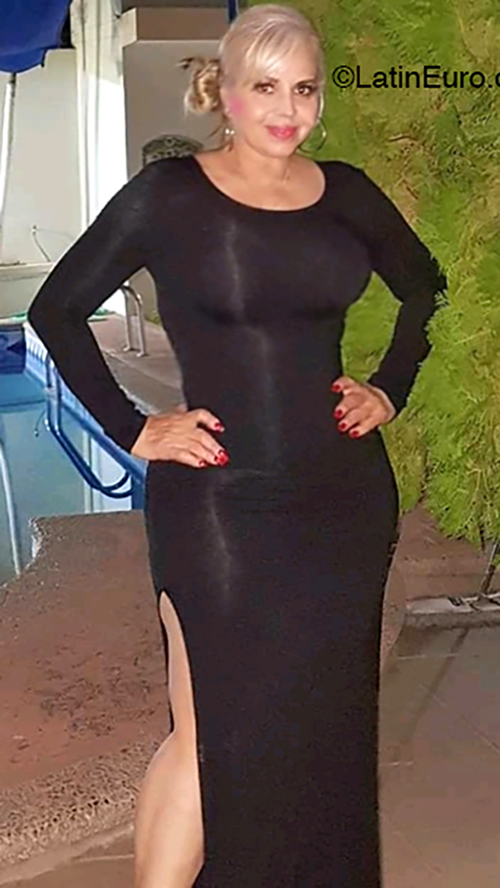 Date this nice looking Mexico girl Yolanda from Guadalajara MX1699