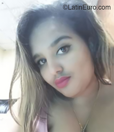 Date this hard body Cuba girl Karina from Havana CU597