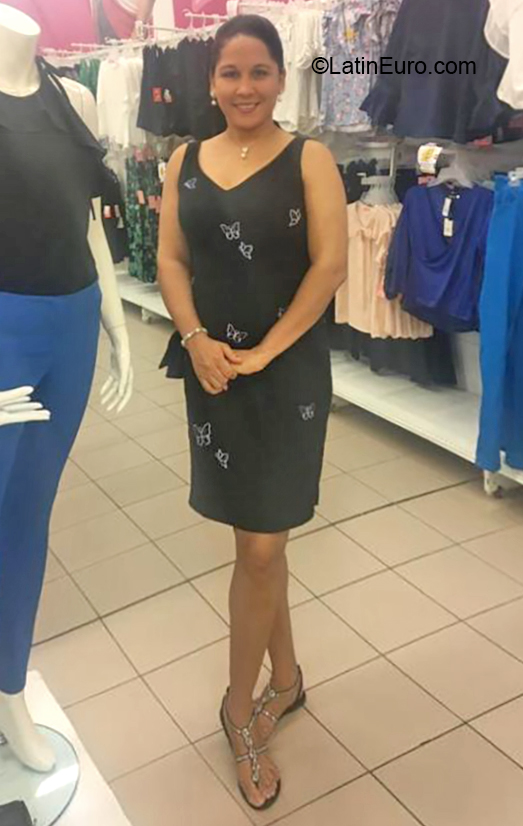 Date this georgeous Dominican Republic girl Natalia from Sabana De La Mar DO36112