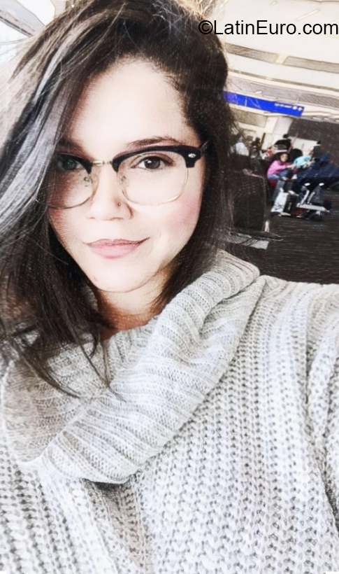 Date this hard body Colombia girl Vann from Medellin CO26086