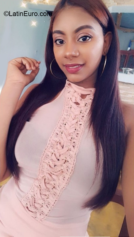 Date this pretty Dominican Republic girl Estefany from San Antonio De Guerra DO36142