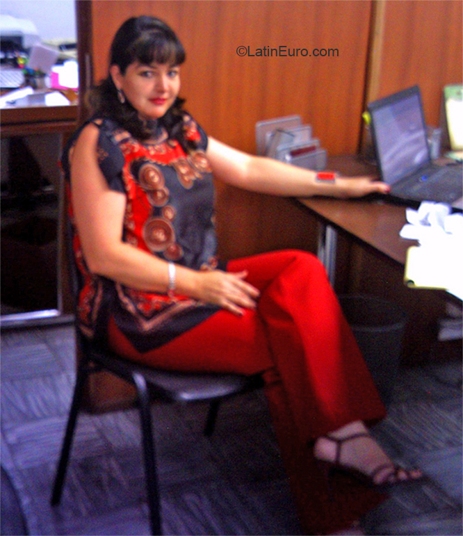 Date this funny Colombia girl Yimena from Cali CO26093