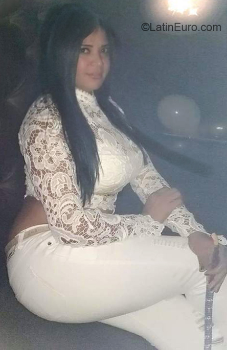Date this hard body Dominican Republic girl Lus from Santiago DO36178