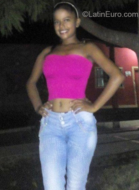 Date this good-looking Colombia girl Neyla from Bucaramanga CO26125
