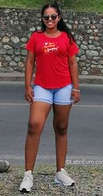 Date this foxy Colombia girl Diana from Monteria CO26131