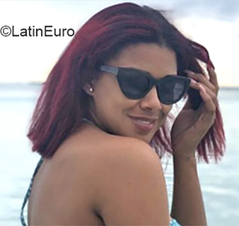Date this happy Dominican Republic girl Yiberlyn from La Vega DO36214