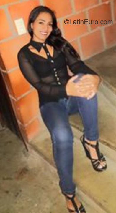 Date this exotic Colombia girl Stella from Cali CO26143