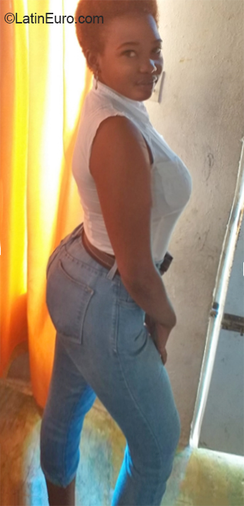 Date this nice looking Dominican Republic girl Kate from Santo Domingo DO36281