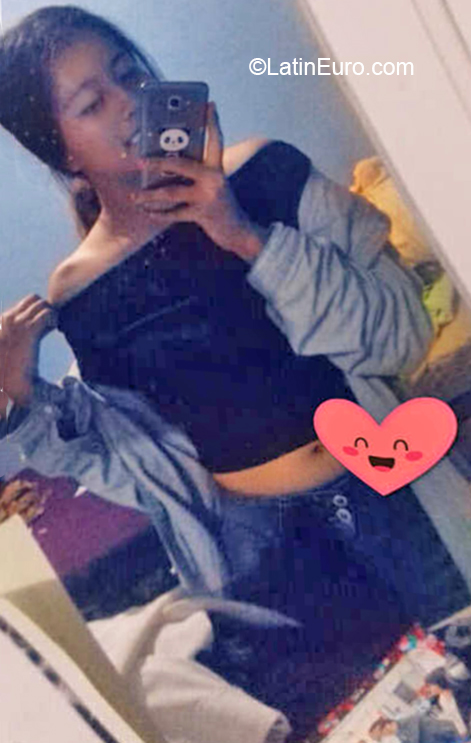Date this sensual Mexico girl Gabriela from Rio Bravo MX1705