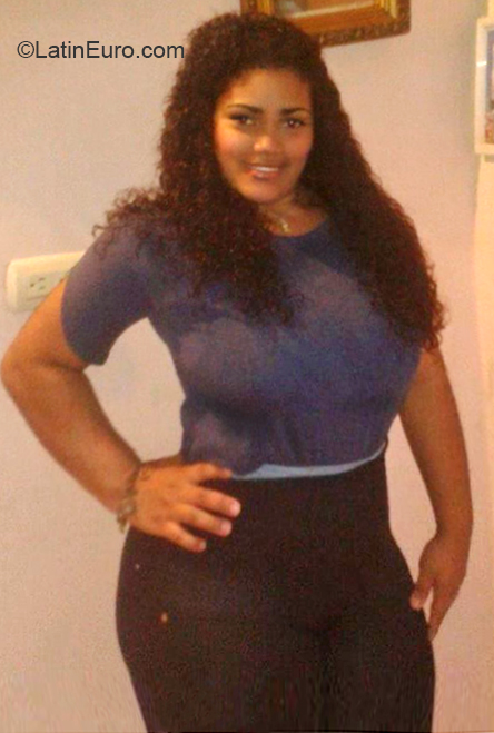 Date this pretty Venezuela girl Nati from Venezuela VE2748