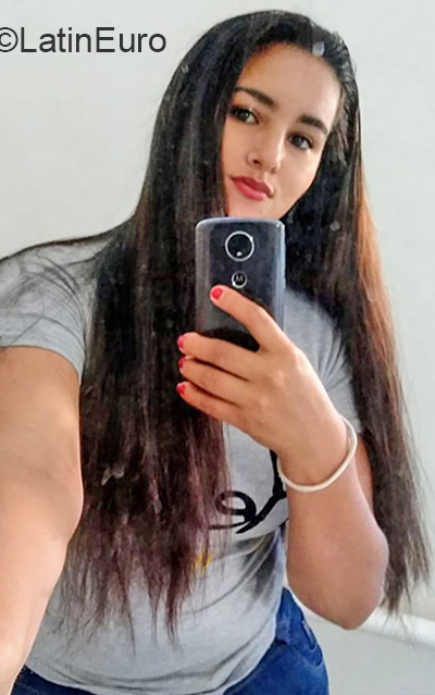 Date this funny Colombia girl Erica from Bucaramanga CO26205