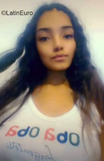 Date this good-looking Argentina girl Laura from Buenos Aires AR254