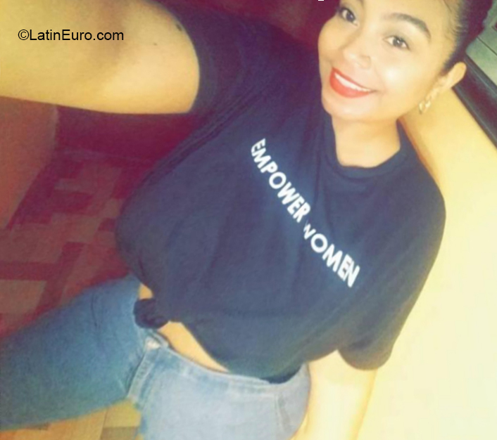 Date this hard body Colombia girl Barbara from Baranquilla CO26227