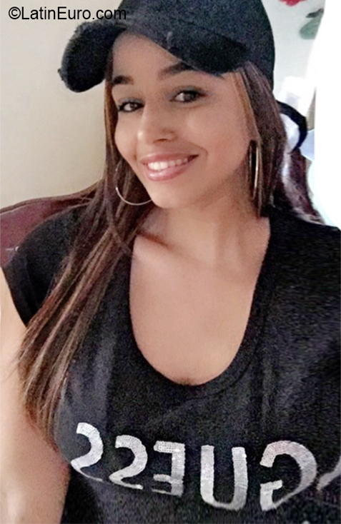Date this pretty Dominican Republic girl PAMELA from Santo Domigo DO36433