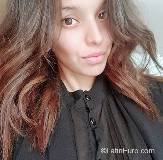 Date this passionate Argentina girl Carolina from Buenos Aires AR256