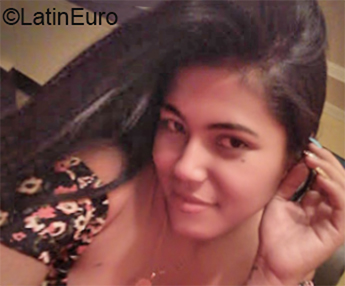 Date this sensual Venezuela girl Ana Paula from Caracas VE2796
