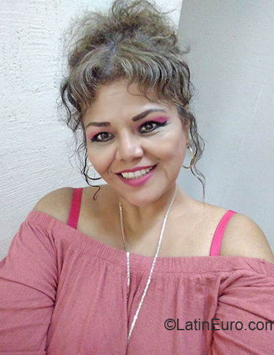 Date this happy Mexico girl Patricia from Coahuila MX1718