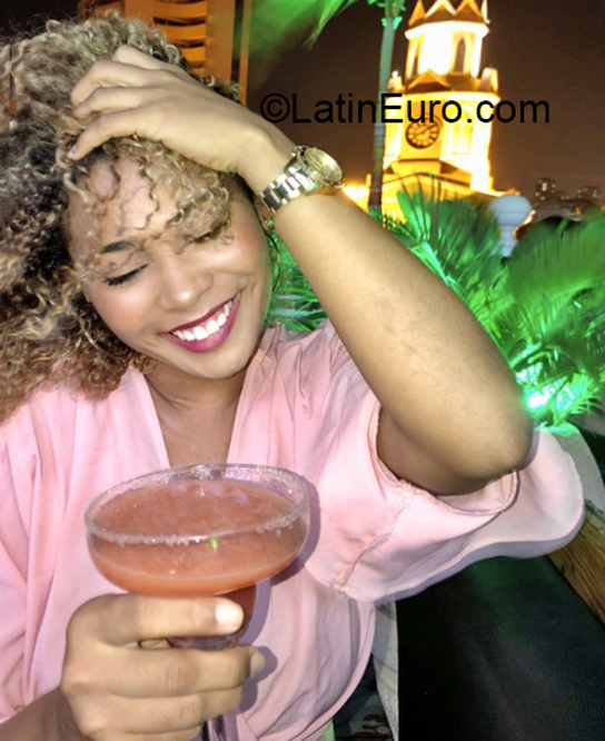 Date this delightful Colombia girl Valentina from Cartagena CO29284