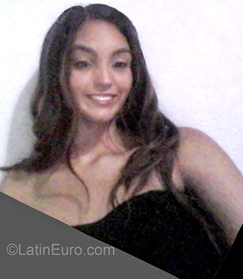 Date this hard body Venezuela girl Sofia from Caracas VE2807