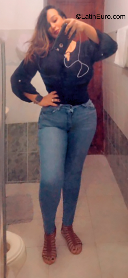 Date this sensual Dominican Republic girl ANNY from Santiago DO36682