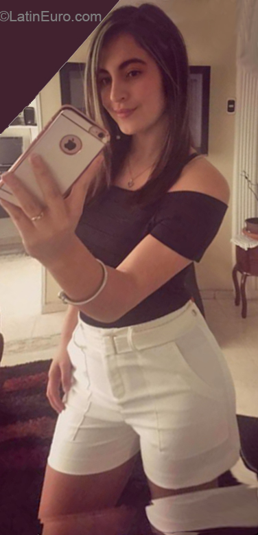 Date this gorgeous Colombia girl Andrea Camilla from Bogota CO26326