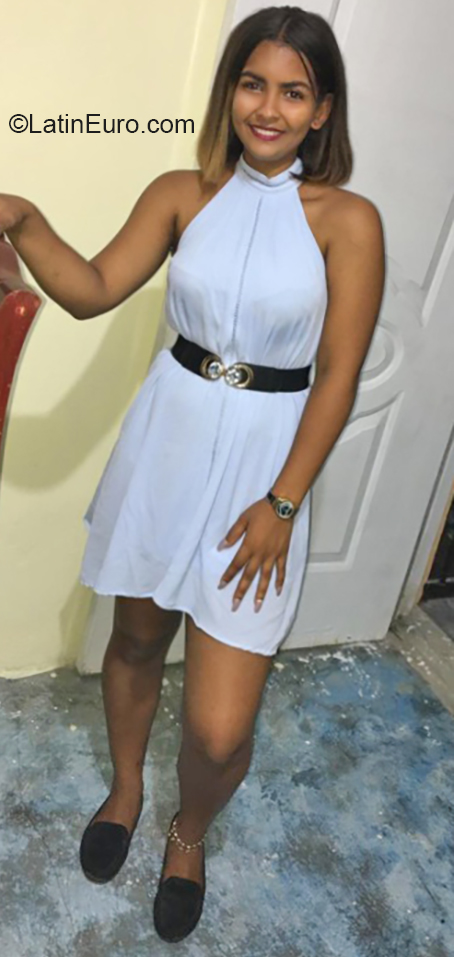 Date this athletic Dominican Republic girl Samantha from San Cristobal DO36690