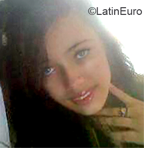Date this attractive Dominican Republic girl Marina from Pereira DO36715