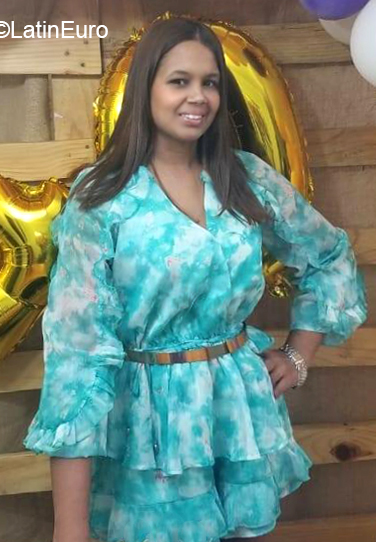 Date this happy Dominican Republic girl Ayalis from Santo Domingo DO36745