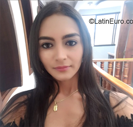 Date this tall Colombia girl L. from Popayan CO26362