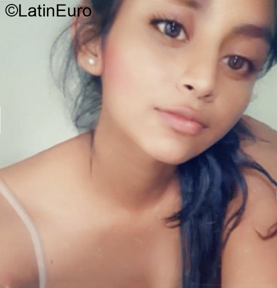 Date this sensual El Salvador girl Eunice from San Salvador SV101