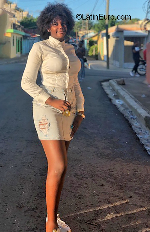 Date this cute Dominican Republic girl Yovana from La Romana DO36784