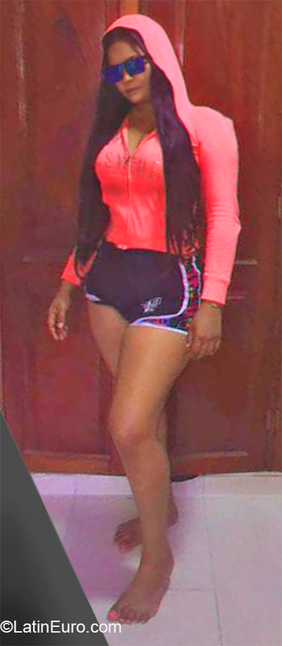 Date this gorgeous Dominican Republic girl Isa rosee from Santo Domingo DO36790