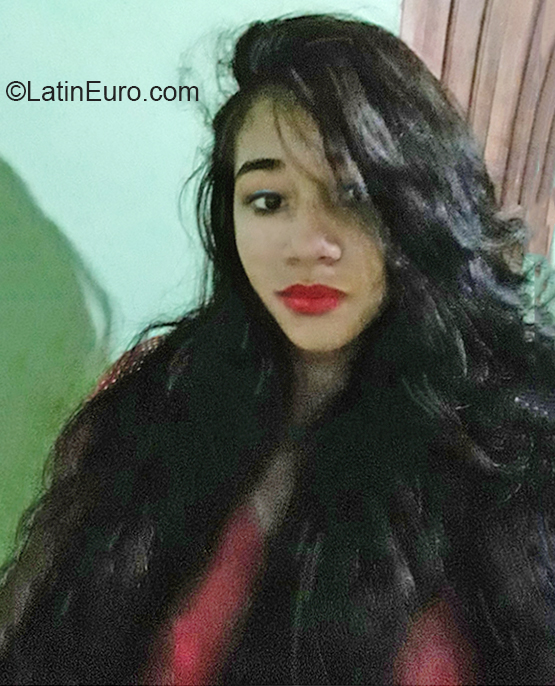 Date this lovely Brazil girl Tatiane from Paragominas BR10979