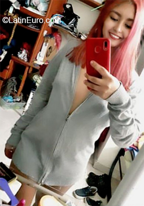 Date this beautiful Colombia girl Johana from Ibaque CO26410