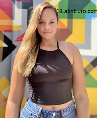 Date this passionate Colombia girl Andrea from Cali CO26424