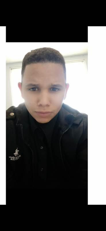Date this nice looking Dominican Republic man EDINSON from Santiago De Los Caballeros DO36861