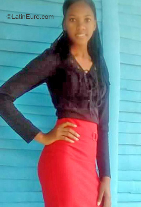 Date this sultry Dominican Republic girl Yoelina from Monte Plata DO36872