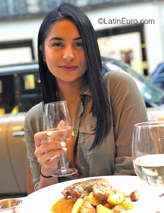 Date this georgeous Colombia girl Natalia from Medellin CO26452