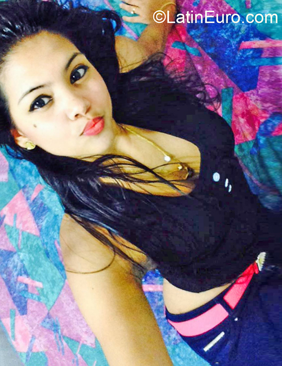 Date this young Dominican Republic girl Darlenis from Santiago DO36929