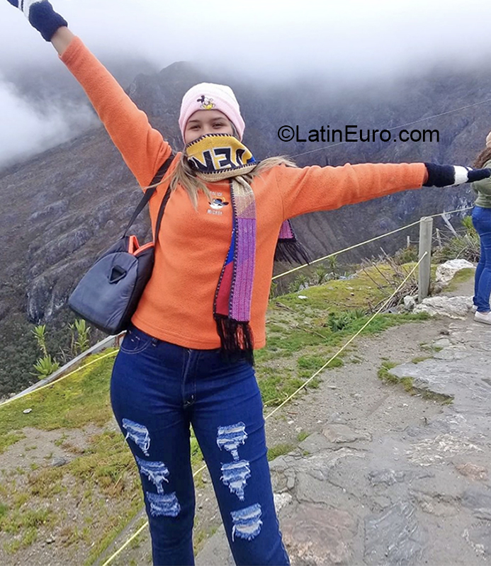 Date this passionate Venezuela girl Andrea from Cabimas VE2874