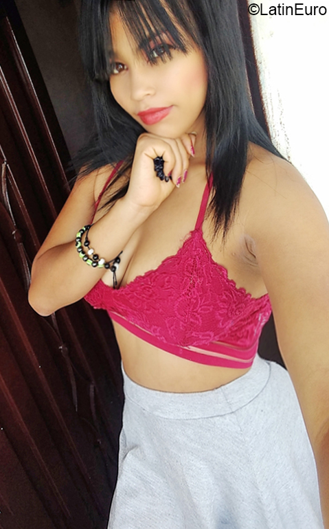 Date this athletic Colombia girl Jackeline from Medellin CO26494