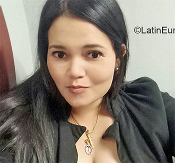 Date this hot Venezuela girl Veronica from Barquisimeto VE2884