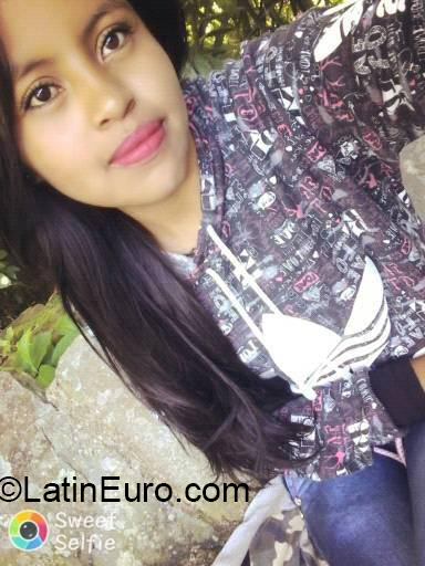 Date this pretty Colombia girl Marcela from Belalcazar CO26526