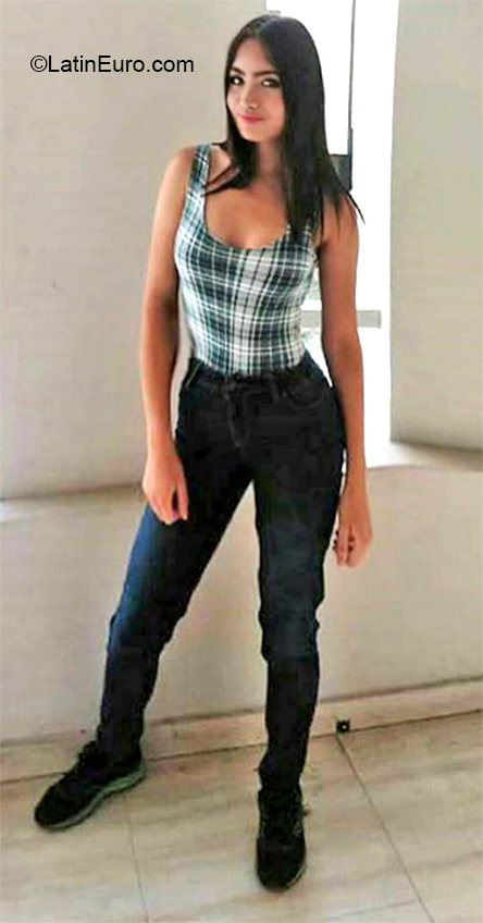 Date this passionate Venezuela girl Stephany from Caracas VE2902