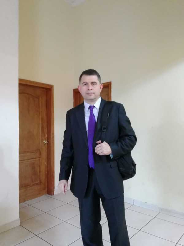 Date this sensual Honduras man Riperbet from Tegucigalpa HN2744